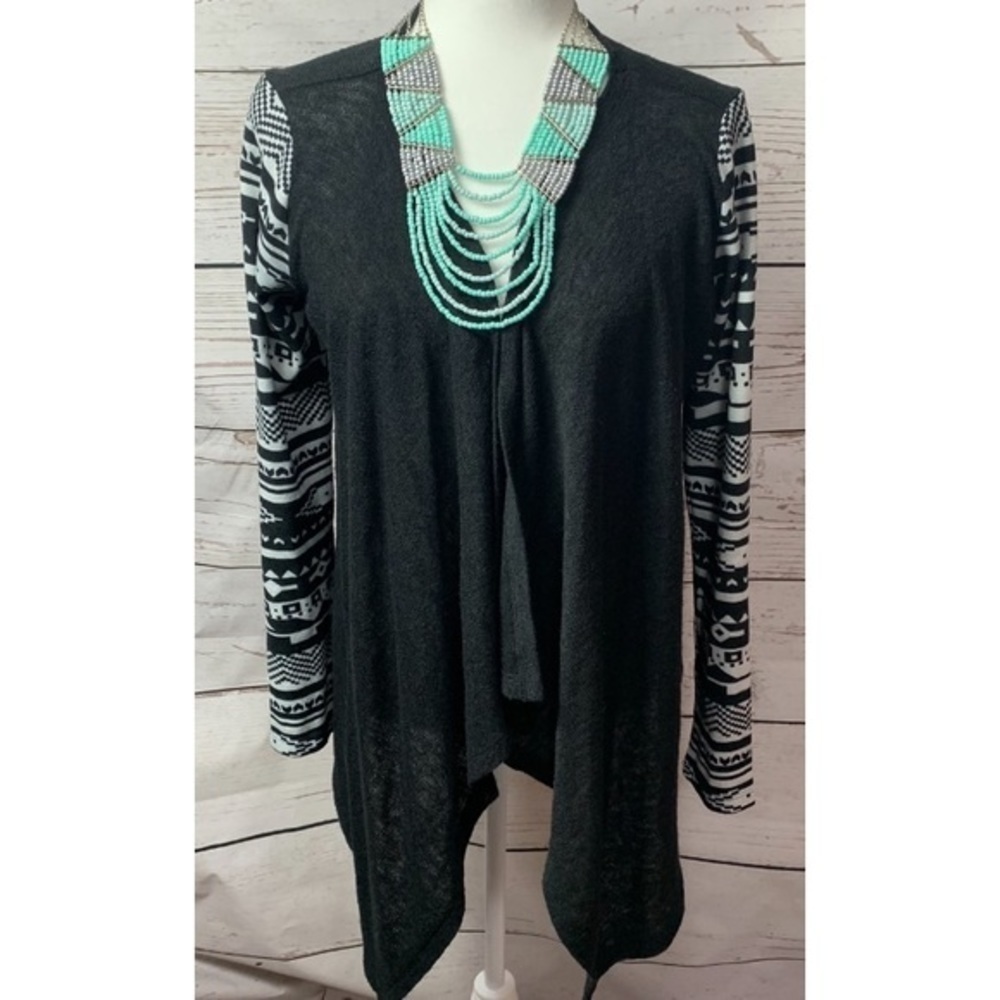 NWOT Flying Tomato Black & White Aztec Cardigan